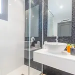 Diagonal Villa
